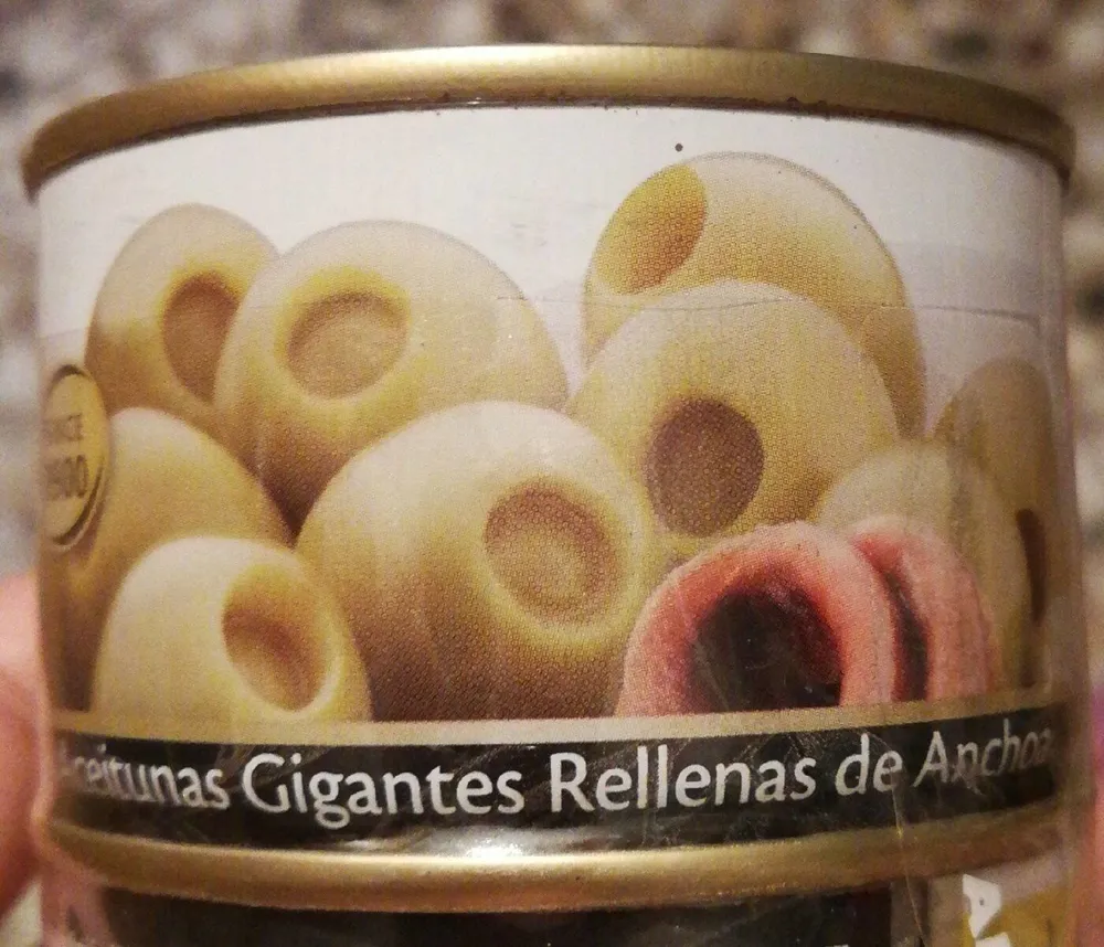 Aceitunas gigantes rellenas de anchoa