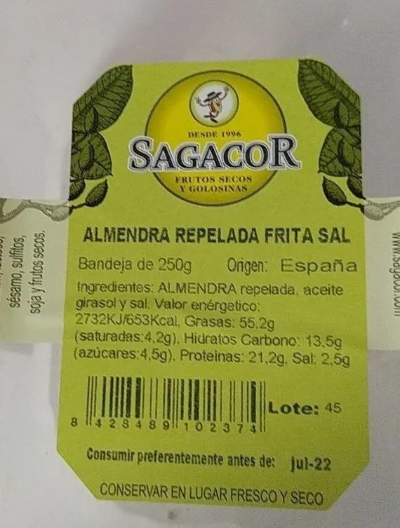 Almendra repelada frita sal