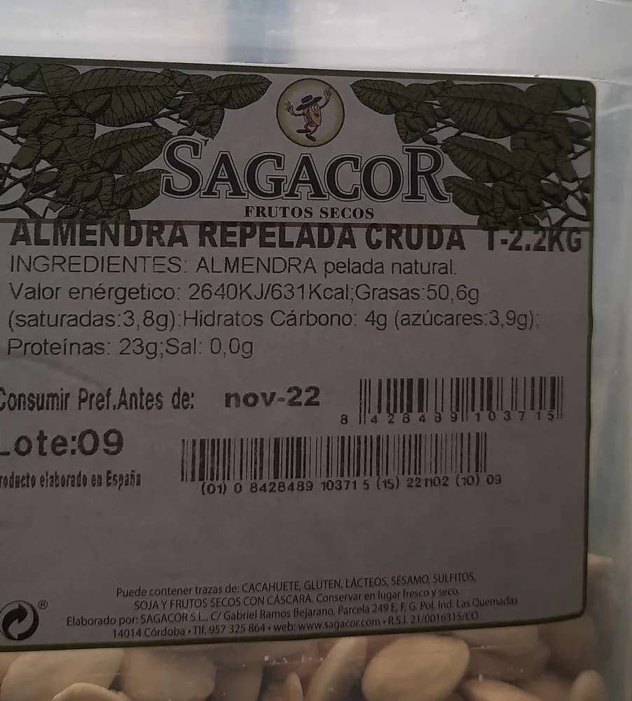 Almendra repelada cruda
