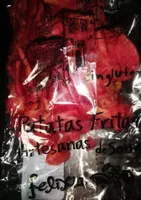 Patatas fritas chips con jugo remolacha roja