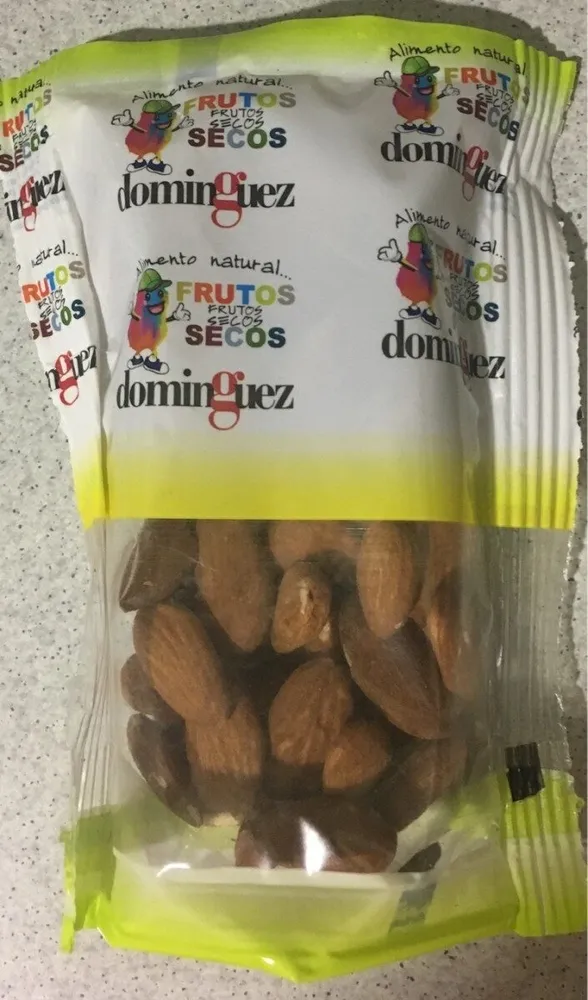 Almendra piel cruda
