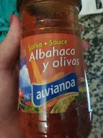 Albahaca y olivas