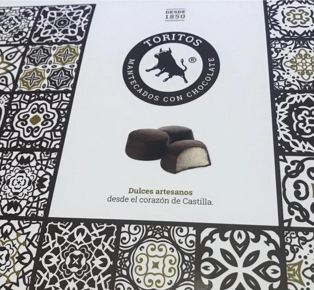 Toritos, mantecados con chocolate