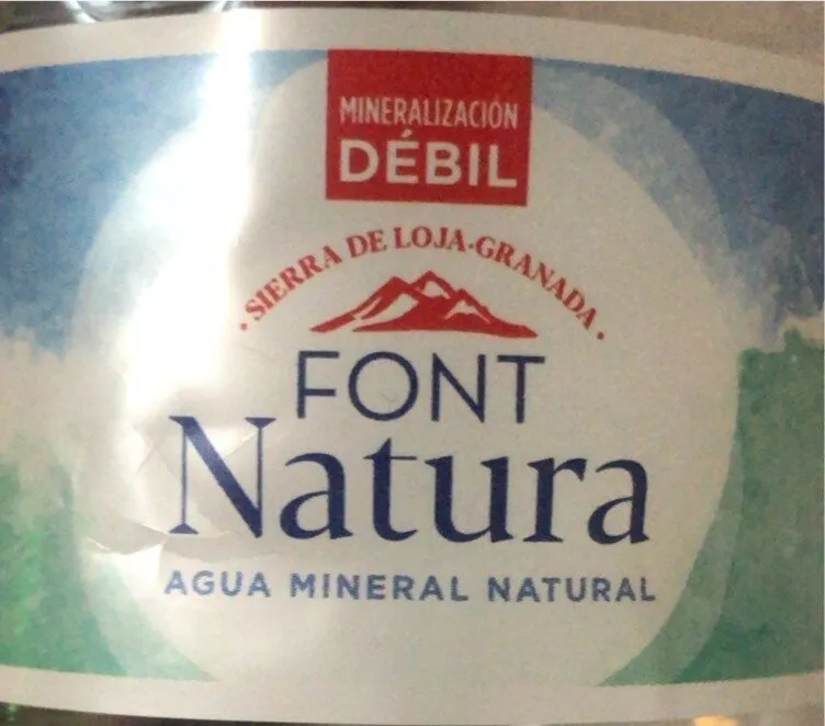 Agua mineral natural