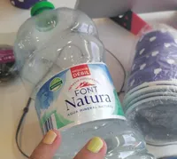 Agua mineral natural