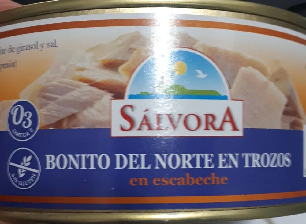 Bonito del Norte en trozos en escabeche.