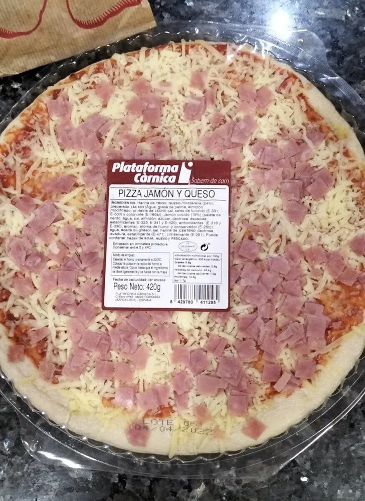 Pizza Jamón y Queso