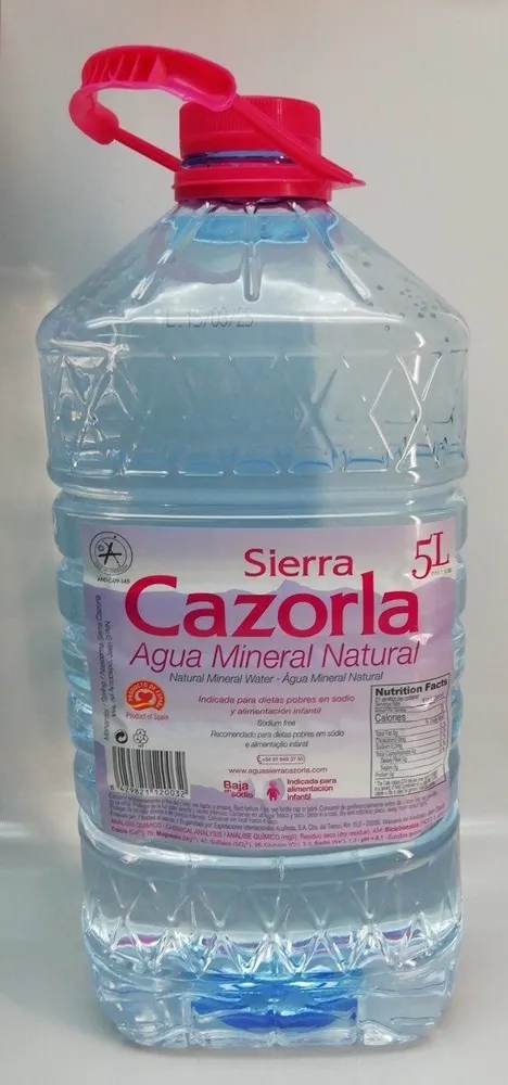 Agua mineral natural