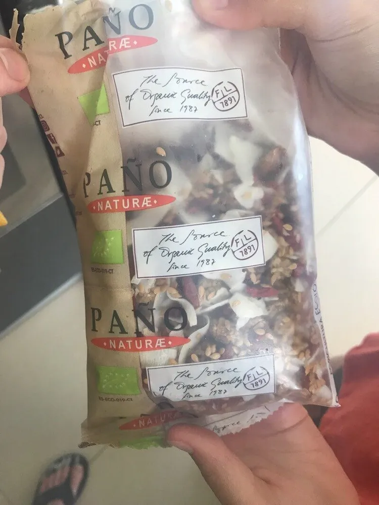 Mezcla frutos del bosque con coco