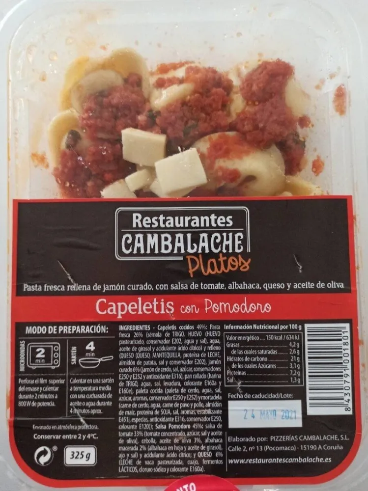 Capeletes con pomodoro