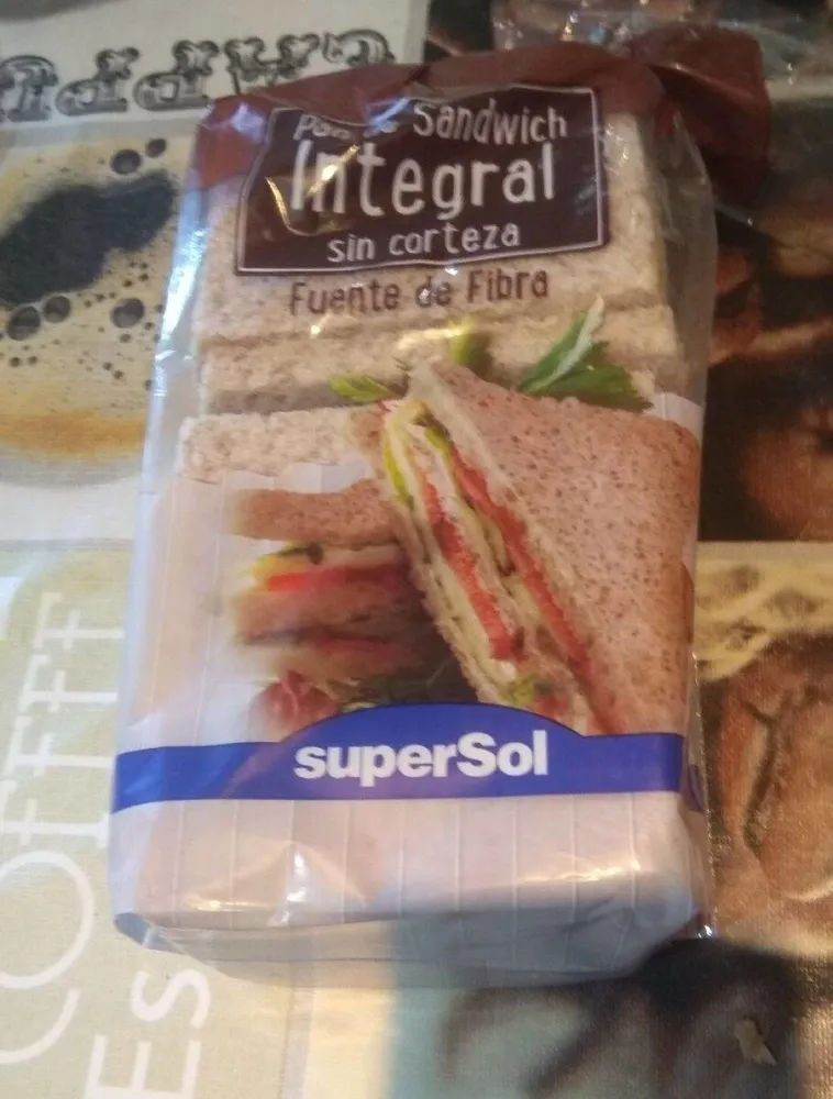 Pan de sándwich integral sin corteza