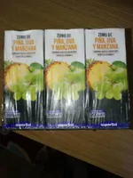 Zumo de piña, uva y manzana