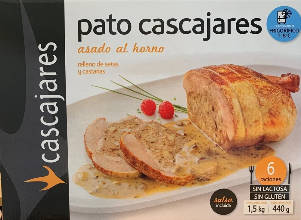 Pato asado relleno de setas y castañas