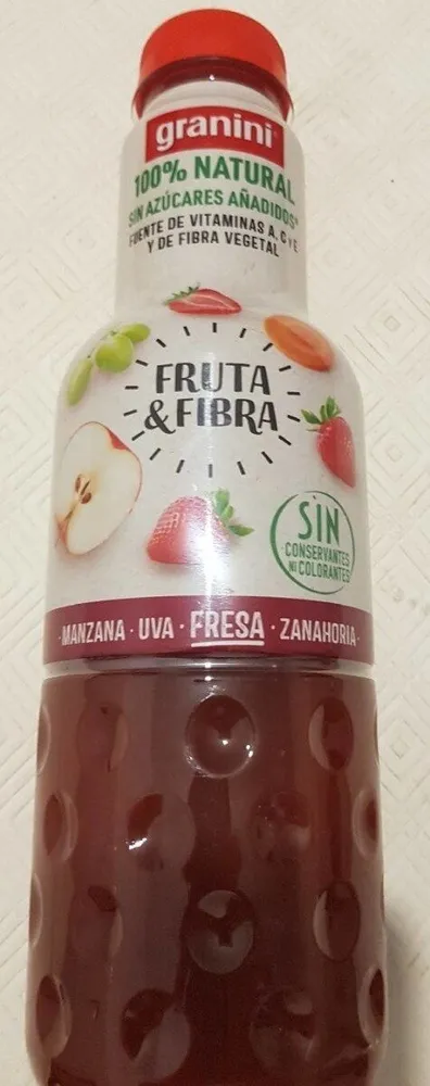 Fruta & Fibra bebida de zumo de fresa, manzana, uva, zanahoria