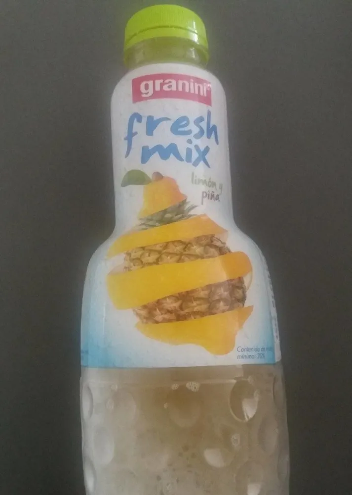Fresh mix limon and pina