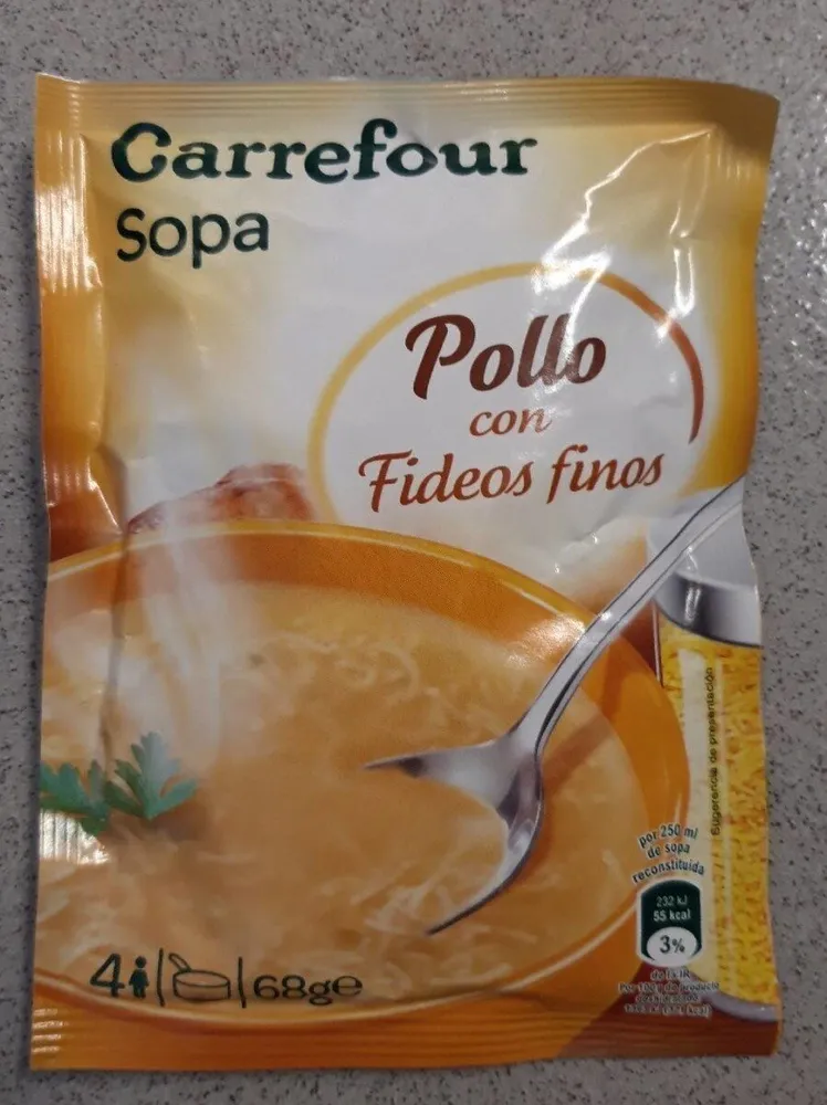 Sopa pollo con fideos