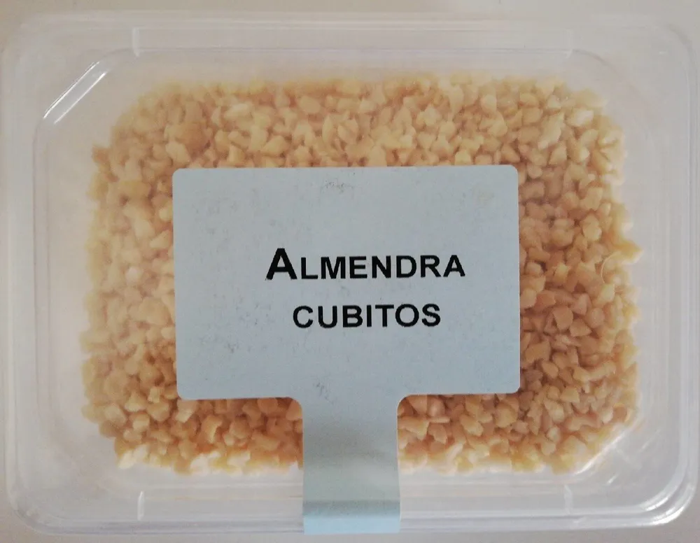 Almendra Cubitos