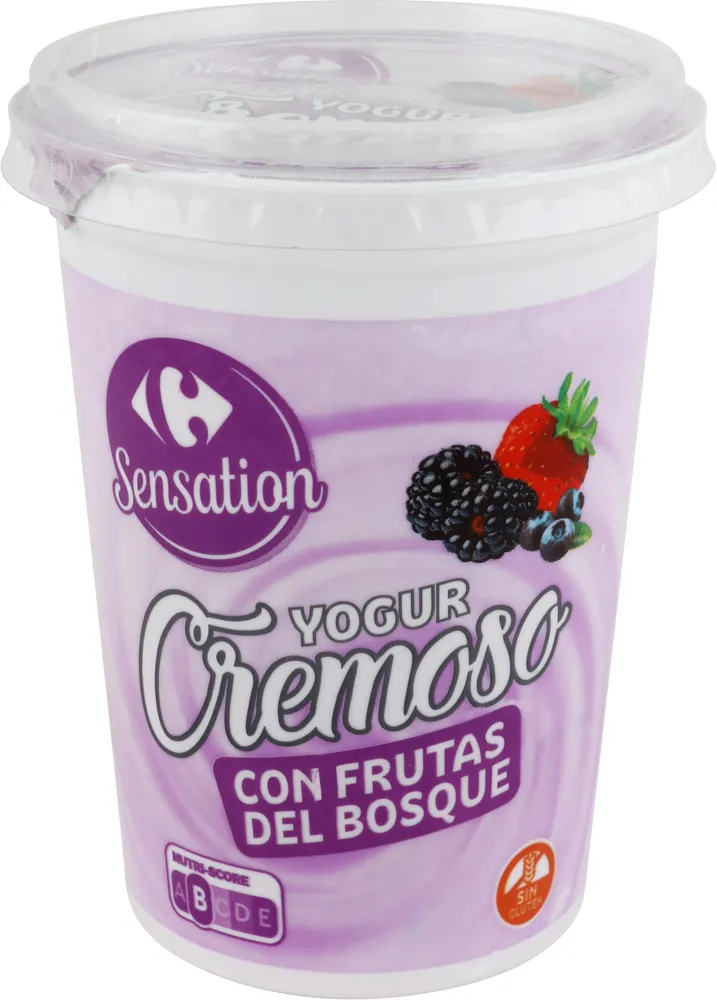 Yogurt cremoso con frutas del bosque