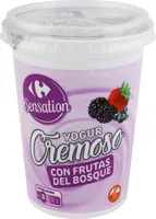 Yogurt cremoso con frutas del bosque