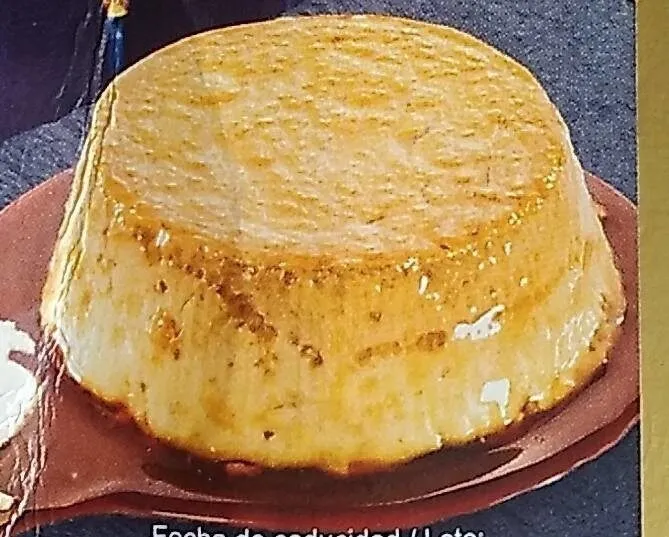 Flan de queso mató con almendras