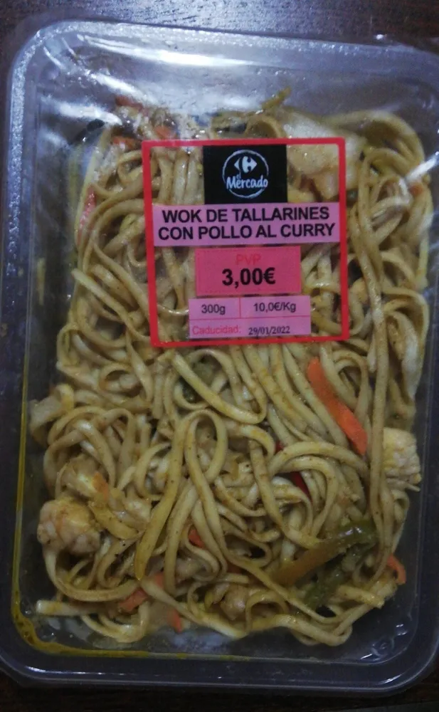 Wok de tallarines al curry