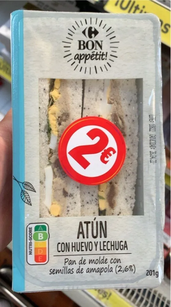 Sandwich atun huevo y lechuga