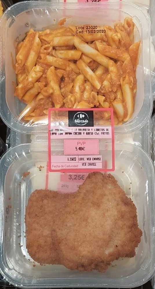 Macarrones a la boloñesa y libretos de lomo con jamón y queso