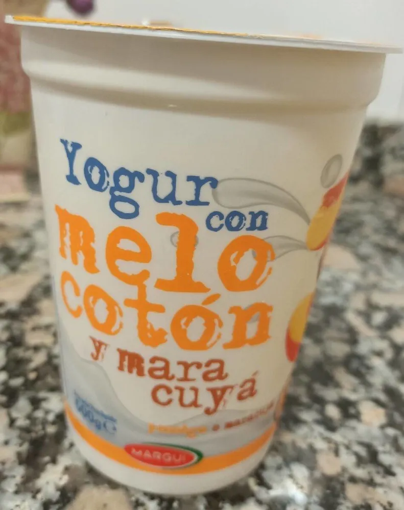 Yogur con melocotón y maracuya