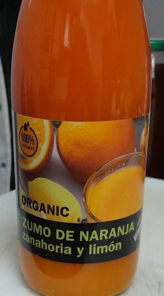 Zumo de naranja zanahoria y limon
