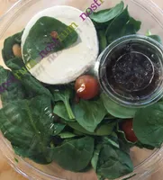 Salade d'épinards et fromage de chèvre