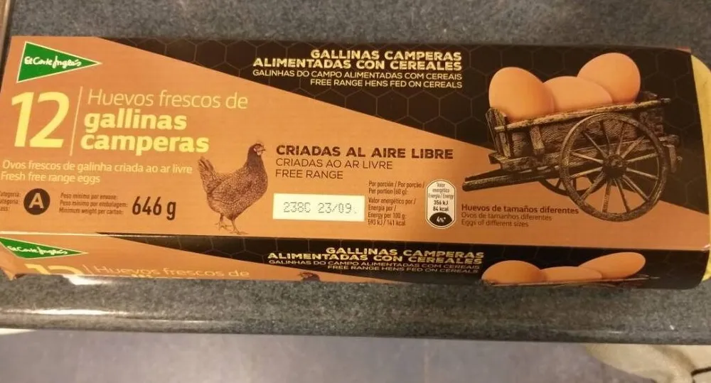 Huevos frescos de gallinas camperas