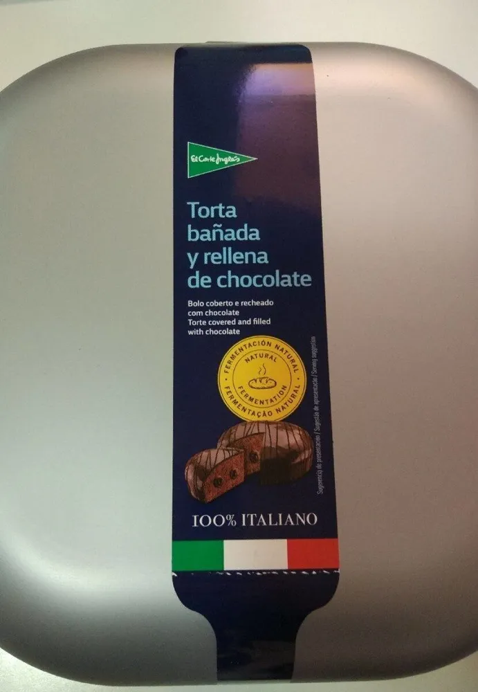 Torta bañada y rellena de chocolate