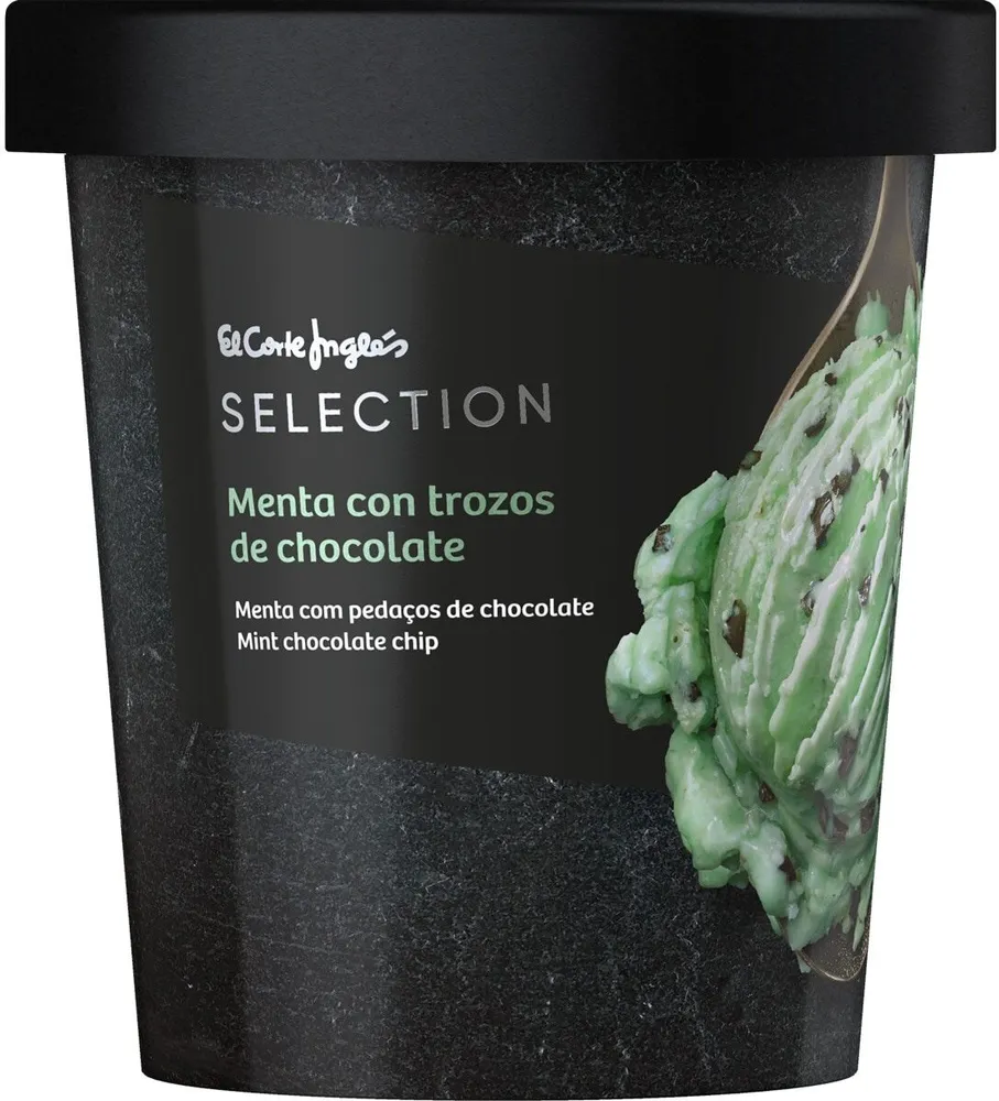 Helado de menta con trozos de chocolate tarrina
