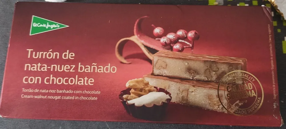 Turrón de nata-nuez bañado con chocolate