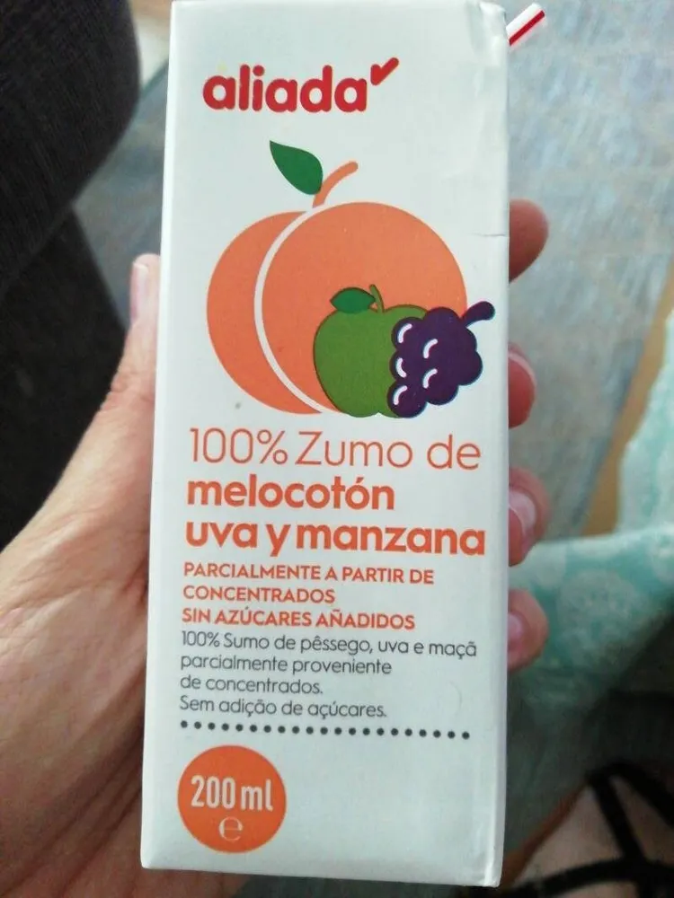 Zumo melocotón uva y manzana
