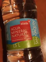 Agua mineral natural