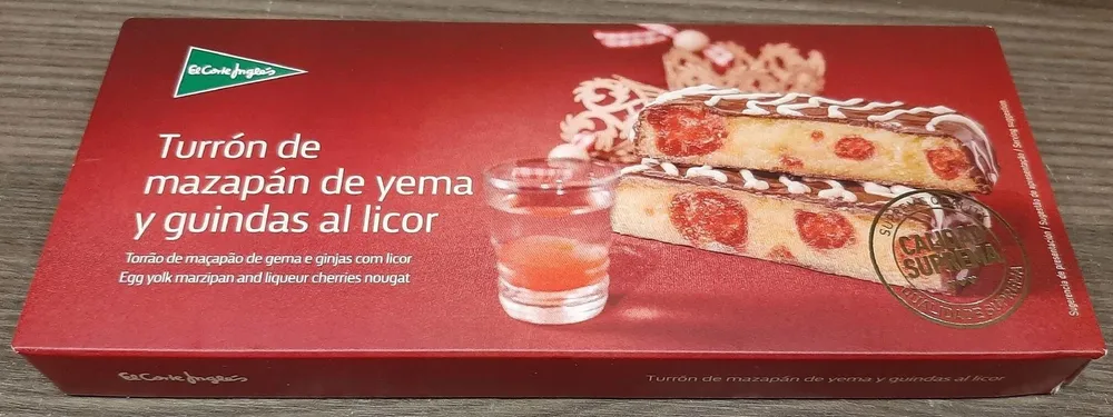 Turrón de mazapán de yema y guindas al licor