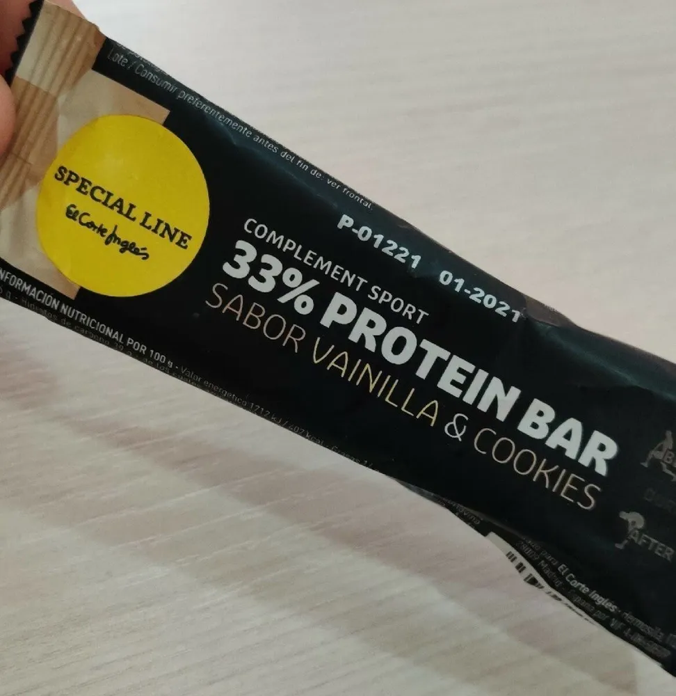 Protein bar vanilla & cookies