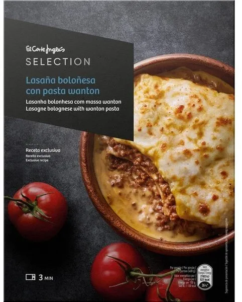 Lasaña boloñesa con salsa wanton