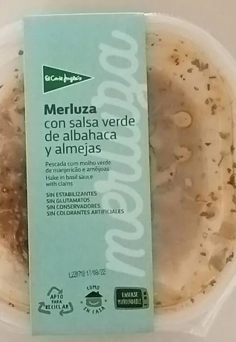 Merluza con salsa verde de albahaca y almejas