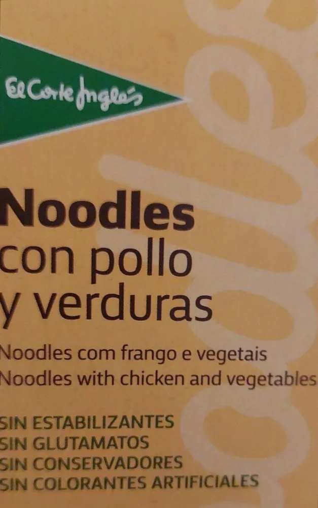 Noodles con pollo y verduras