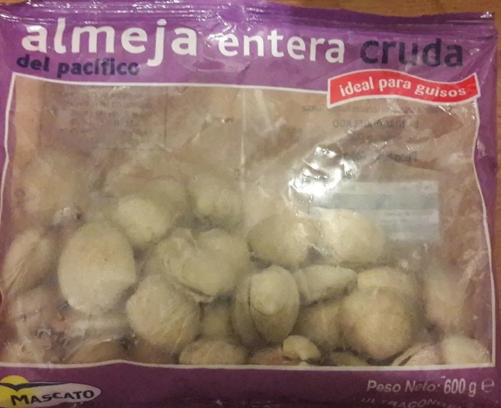 Almeja entera cruda