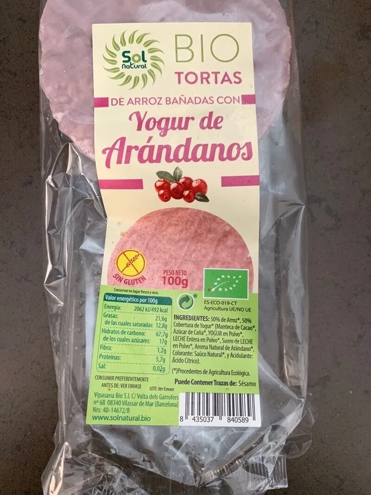 Bio tortas de arroz bañadas con yogur de arándanos