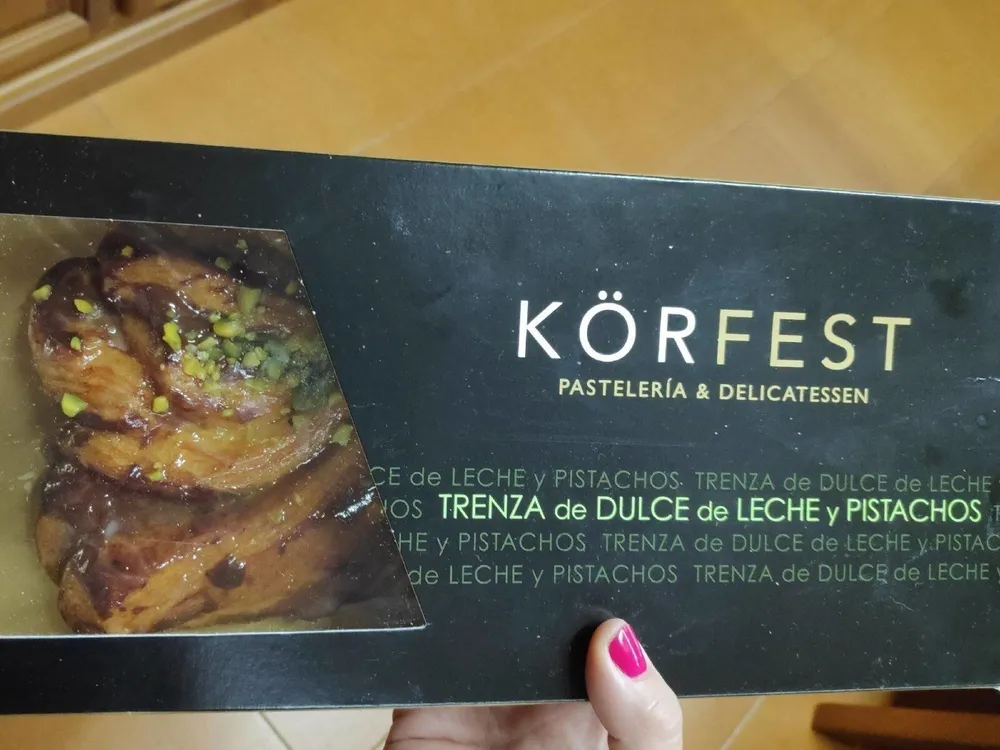 Trenza de dulce de leche y pistachos