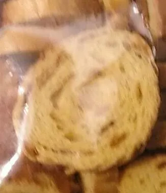 TOSTADAS DE PAN CON CEBOLLA CARAMELIZADA