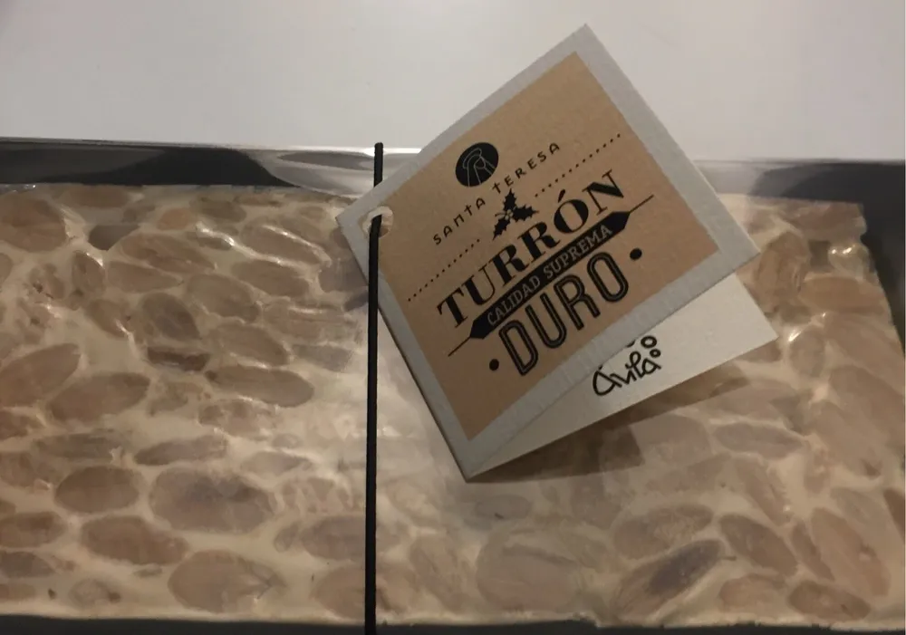 Turrón duro