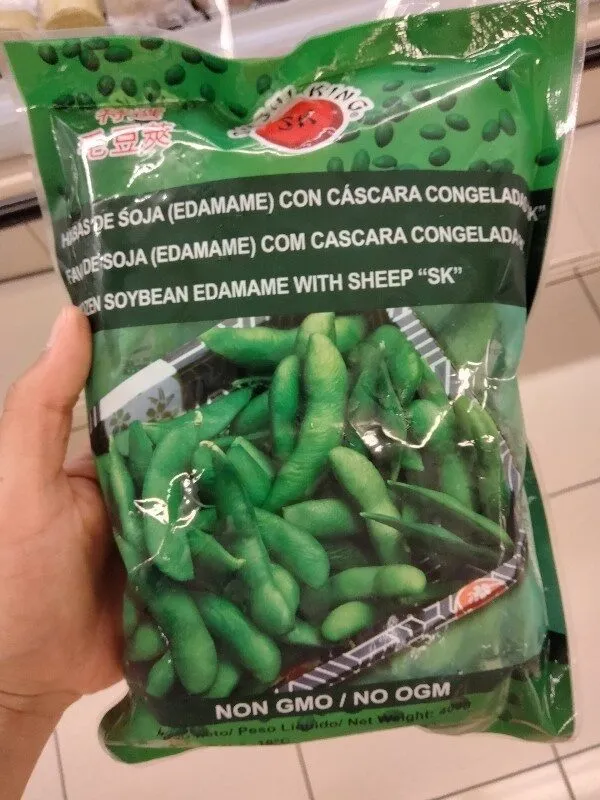 Habas de soja con cáscara congelada