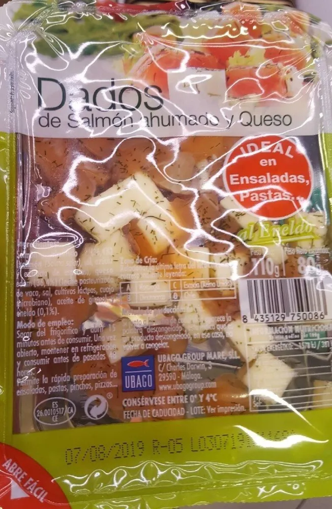 Dados de Salmón ahumado y Queso al eneldo