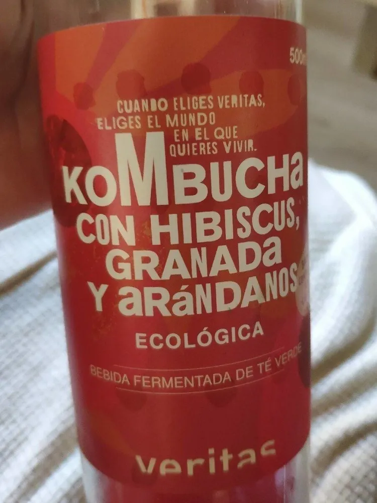 Kombucha con hibiscus, Granada y arándanos