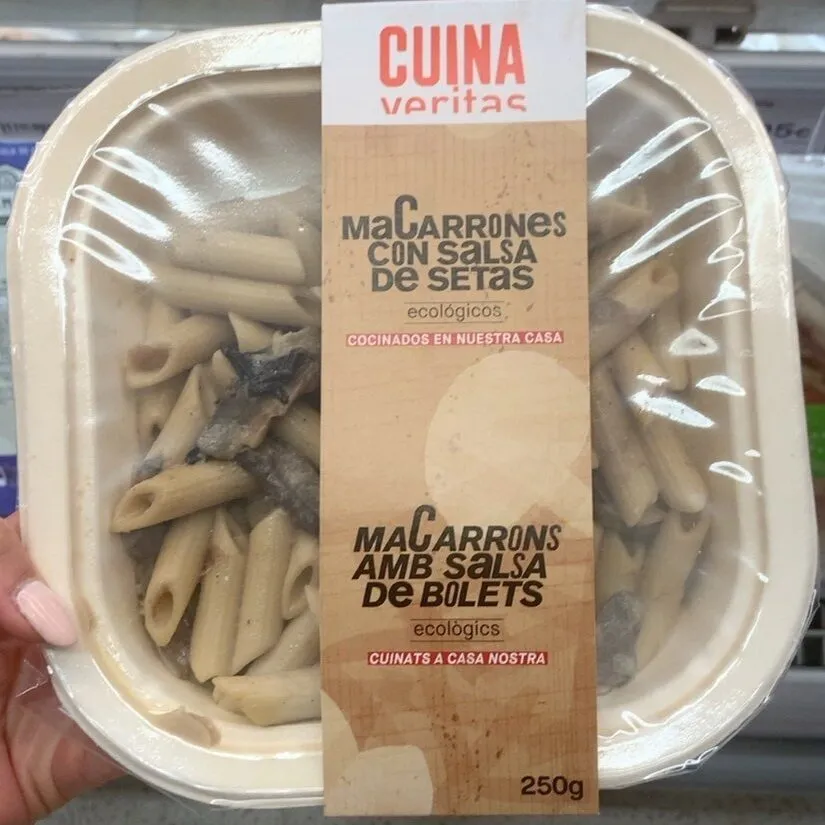 Macarrones con salsa setas